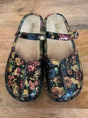 Alegria Queenie Gold Tuscany Floral Leather Clog Size 40